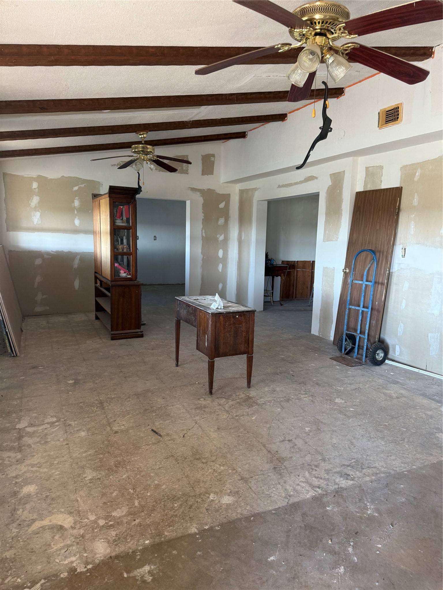 7738 North Farm To Market 331 Road Bellville, TX 77418 - Photo 13 of 41 a view of a hallway with seating space