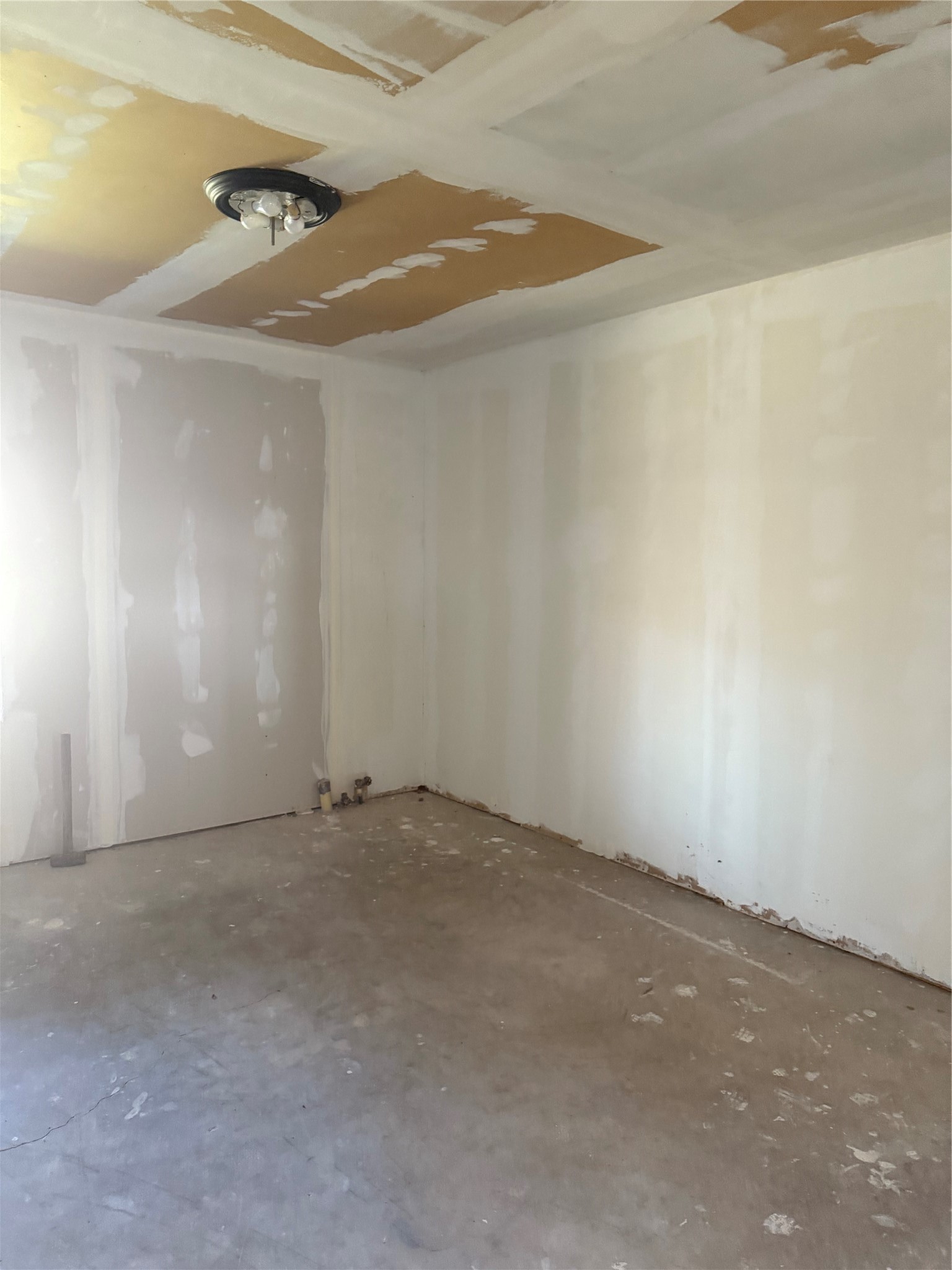 7738 North Farm To Market 331 Road Bellville, TX 77418 - Photo 15 of 41 a view of an empty room