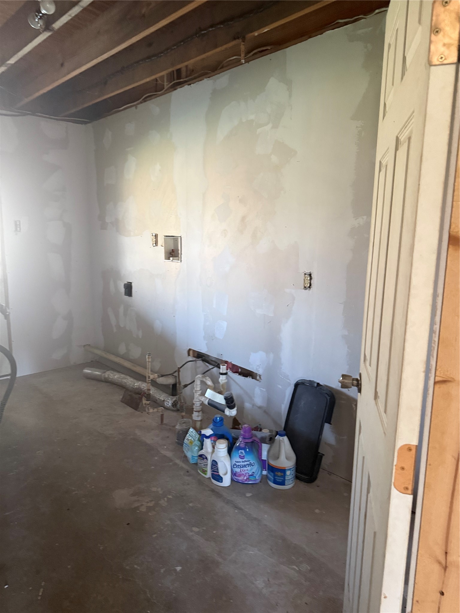 7738 North Farm To Market 331 Road Bellville, TX 77418 - Photo 26 of 41 a room with toys and a wooden floor