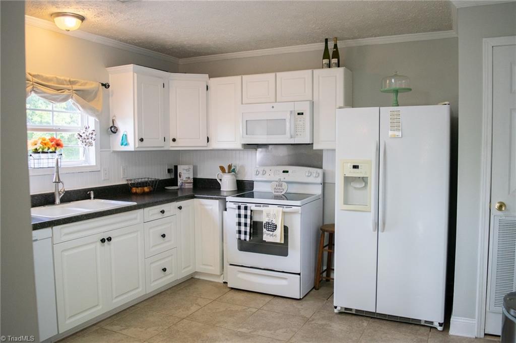 1110 Sandy Cross Road Reidsville, NC 27320 - Photo 6 of 19 Gallery Image 6