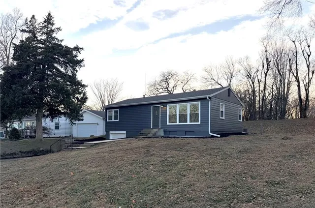 $194,900 | 3310 South 30th Street, St. Joseph, MO 64503