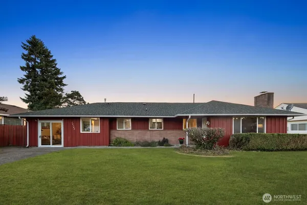 $575,000 | 10702 Douglas Drive Southwest, Lakewood, WA 98499