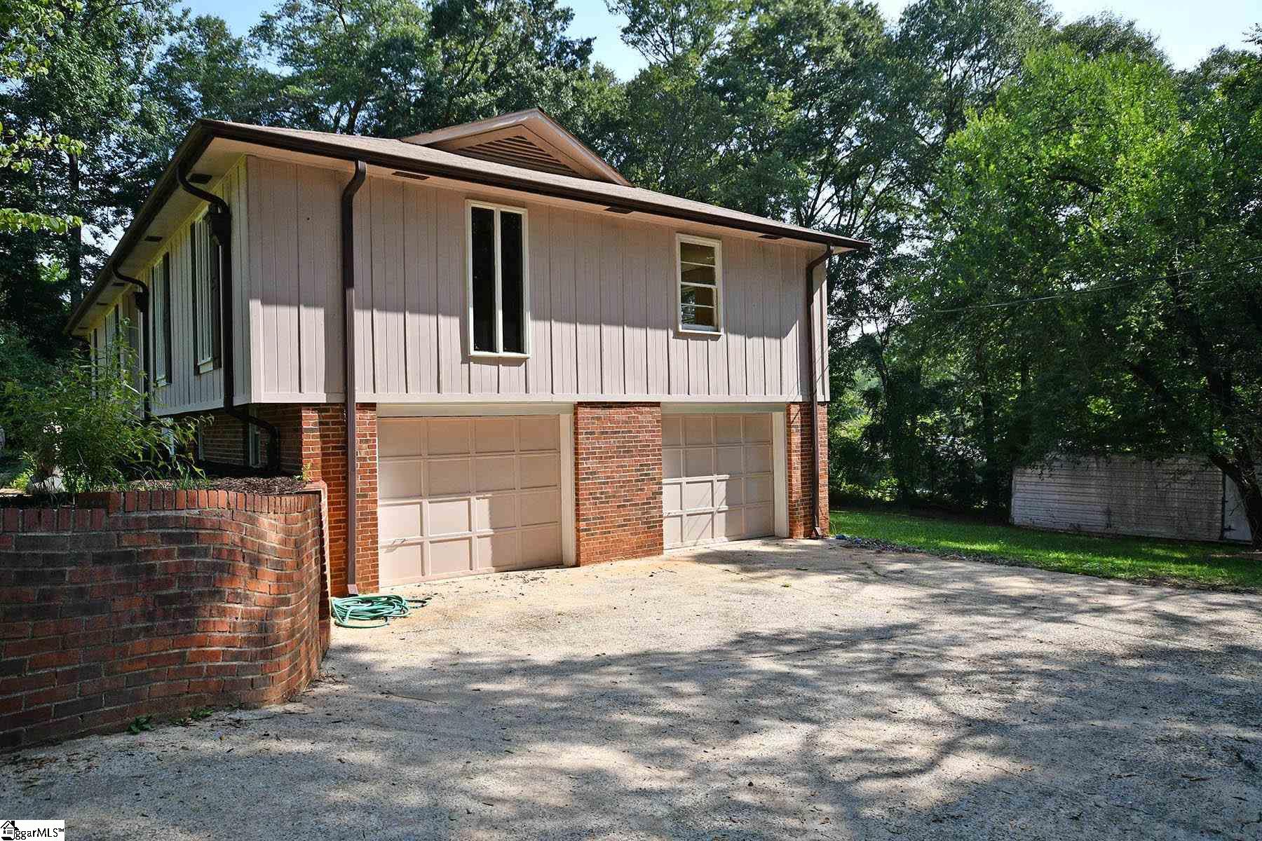 411 Riverside Drive Piedmont, SC 29673 - Photo 3 of 36 Gallery Image 3