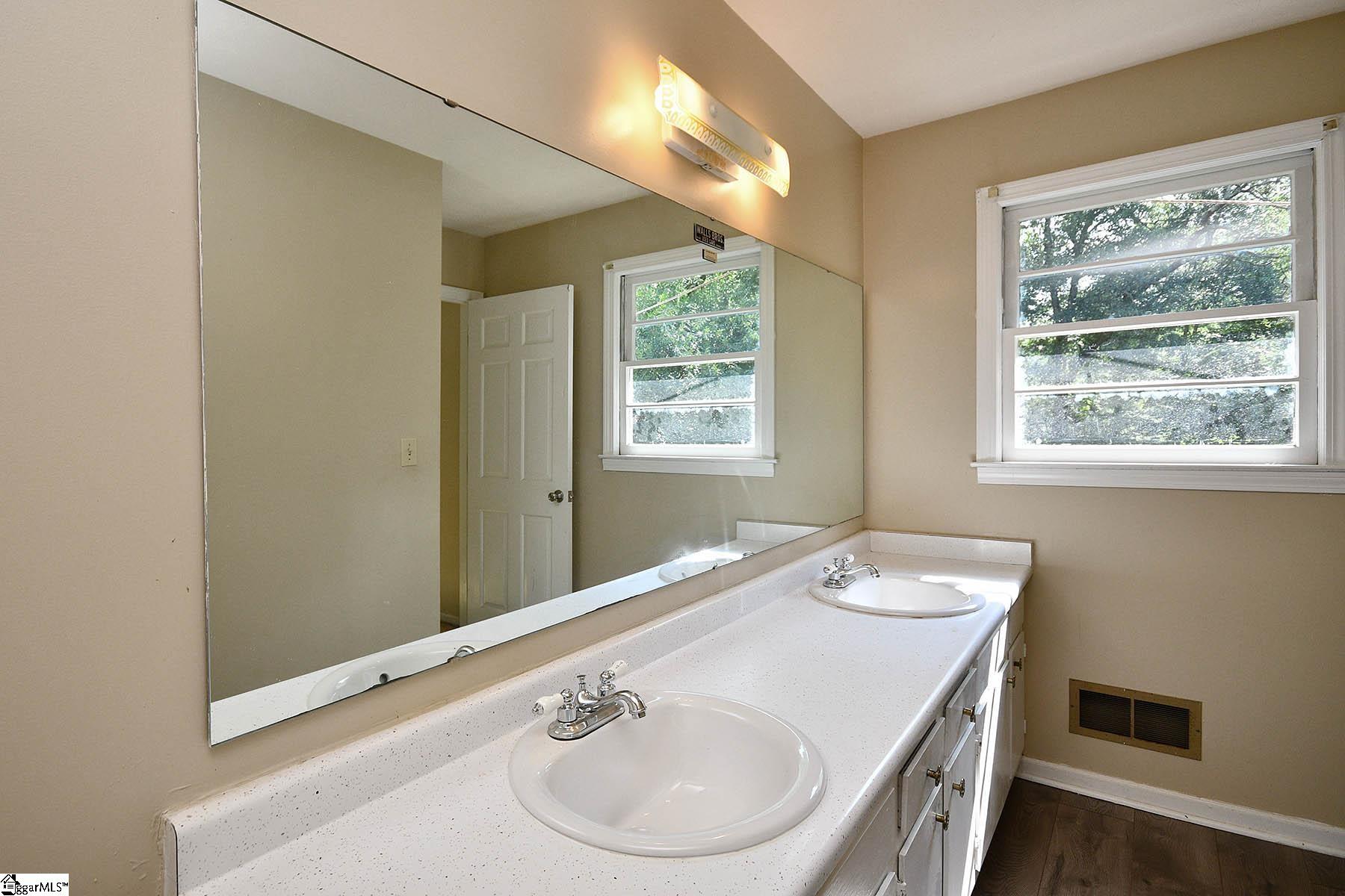 411 Riverside Drive Piedmont, SC 29673 - Photo 26 of 36 Gallery Image 26