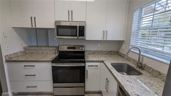 $2,150 | 2361 Northwest 96th Terrace, Unit 18G, Pembroke Pines, FL 33024