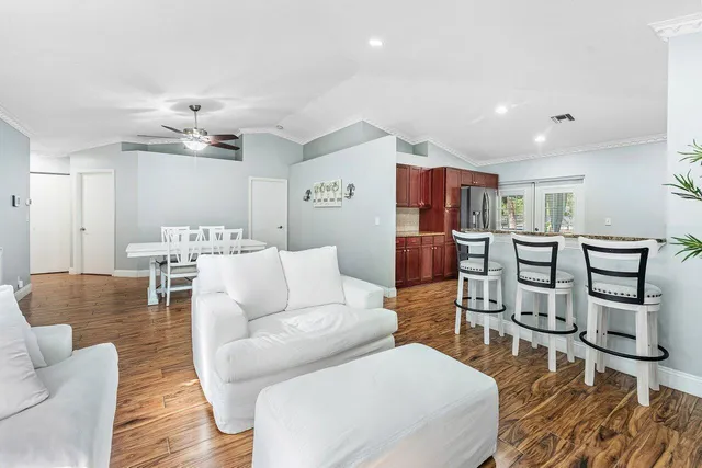 $485,000 | 5418 Club Circle, Haverhill, FL 33415