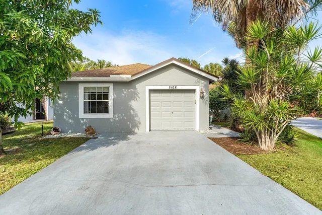 $485,000 | 5418 Club Circle, Haverhill, FL 33415