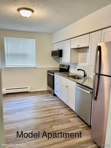 $1,950 | 100 Norton Park Road, Unit 2B2, Plainville, CT 06062