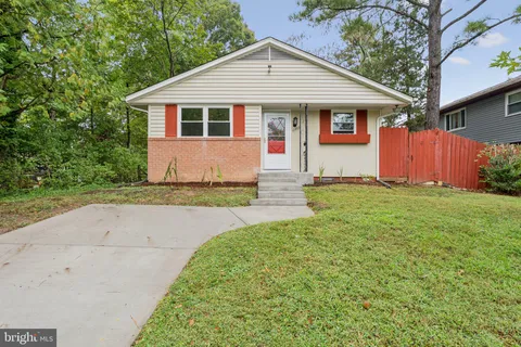 $480,000 | 12802 Valleywood Drive, Woodbridge, VA 22192