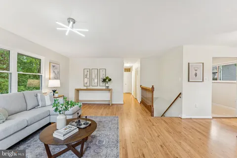 $480,000 | 12802 Valleywood Drive, Woodbridge, VA 22192