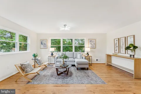 $480,000 | 12802 Valleywood Drive, Woodbridge, VA 22192