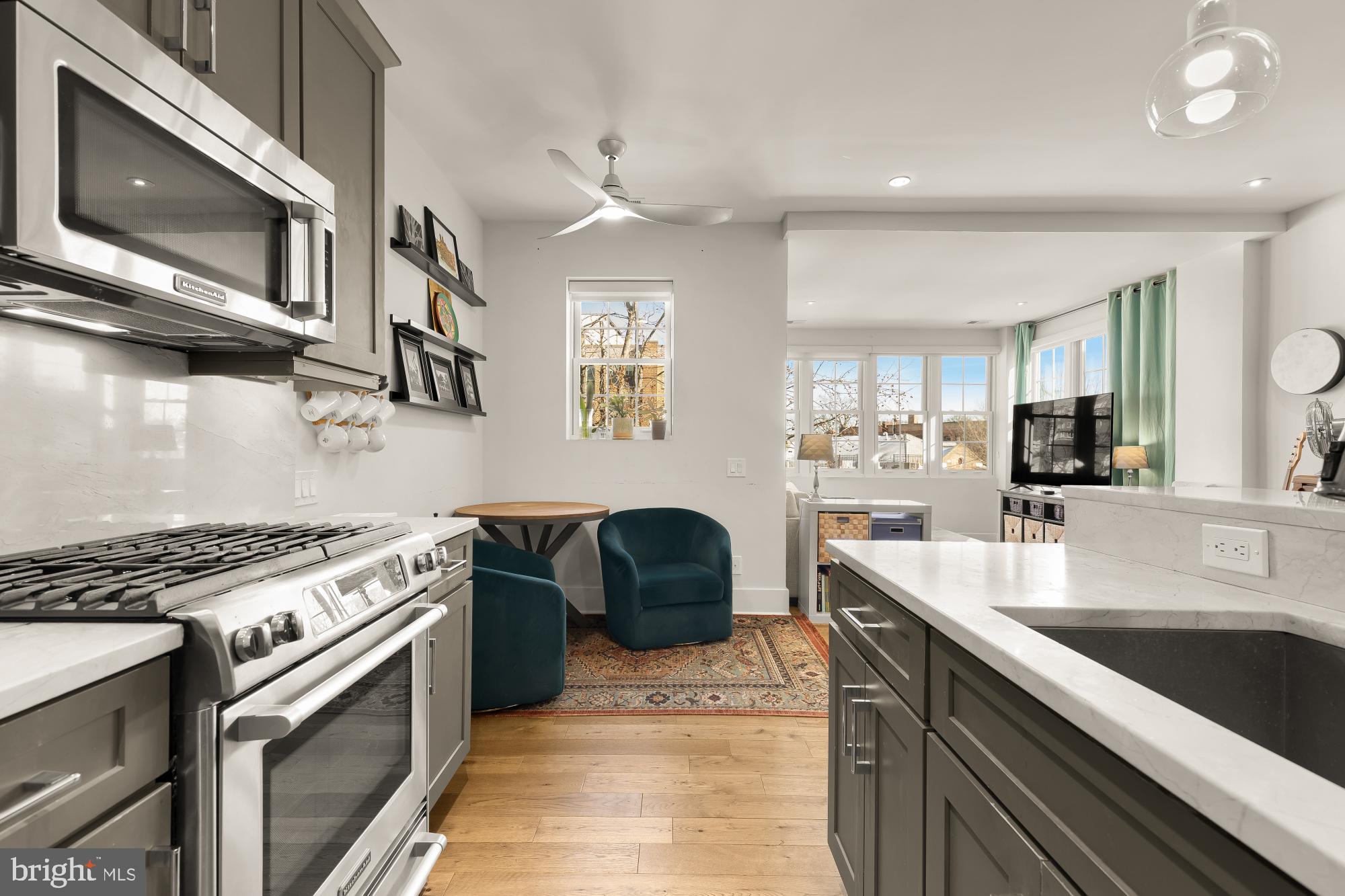 2926 Porter Street Northwest, Unit 306 Washington, DC 20008 - Photo 3 of 19