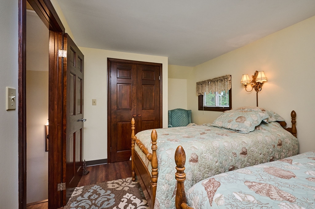 238 Dox Road Westfield, MA 01085 - Photo 18 of 31
