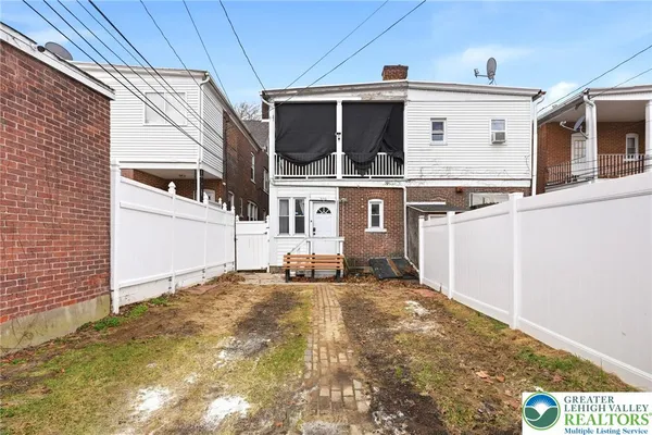 $2,600 | 219 North 17th Street, Allentown, PA 18104