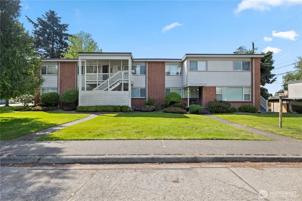 $2,000,000 | 1115 North 12th Street, Tacoma, WA 98403