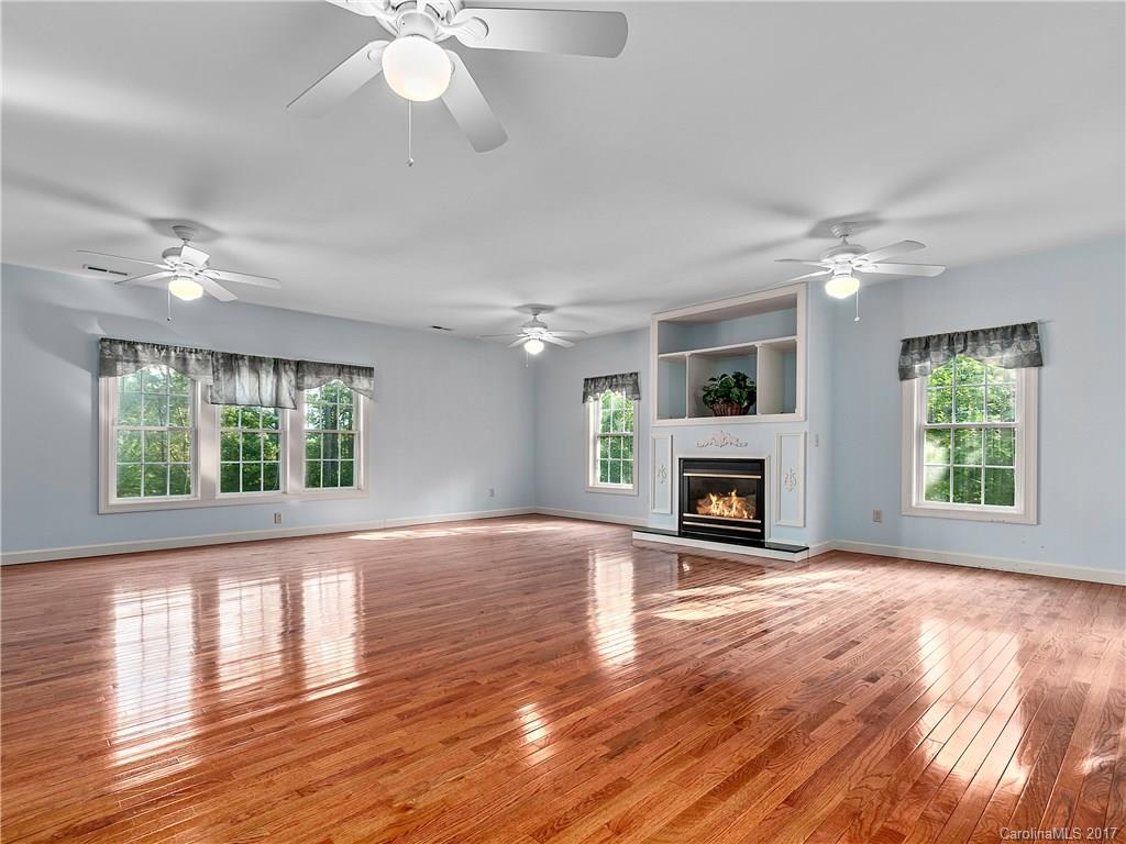 487 Patton Cove Road Swannanoa, NC 28778 - Photo 11 of 24 Gallery Image 11