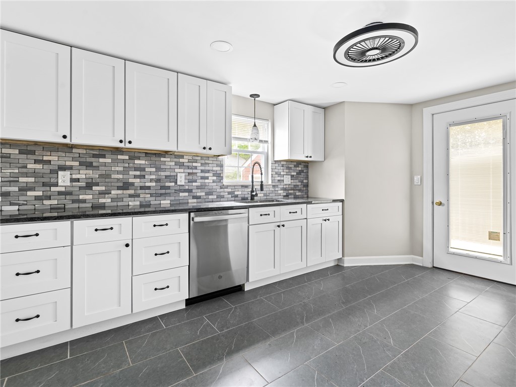 10 Palmer Street Smithfield, RI 02828 - Photo 12 of 23