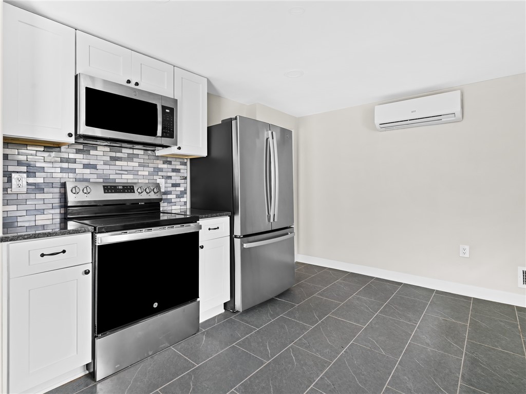 10 Palmer Street Smithfield, RI 02828 - Photo 13 of 23