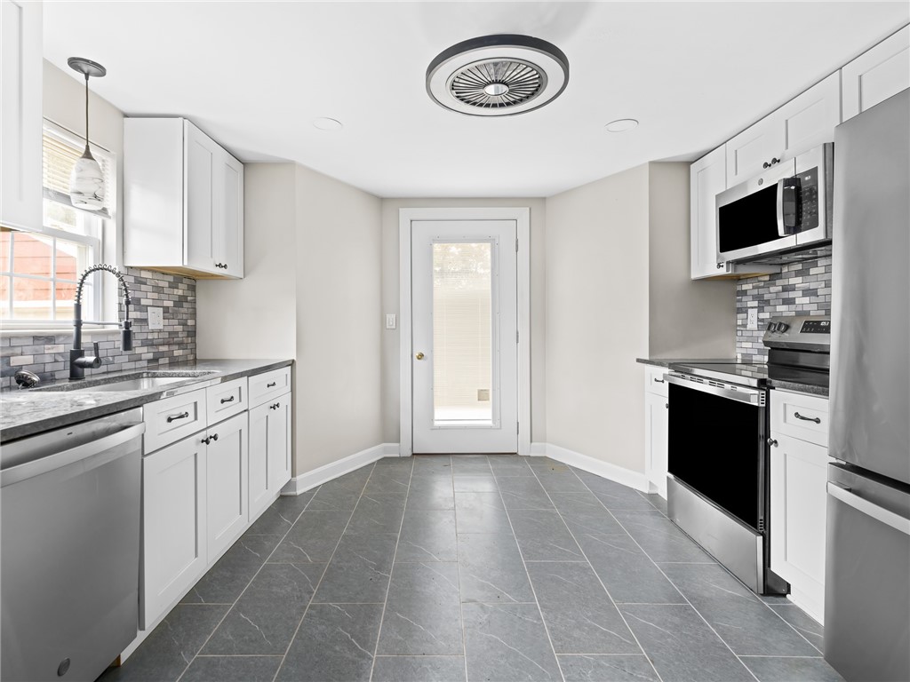 10 Palmer Street Smithfield, RI 02828 - Photo 15 of 23