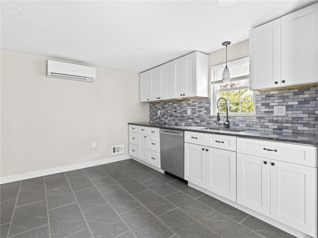 10 Palmer Street Smithfield, RI 02828 - Photo 16 of 23