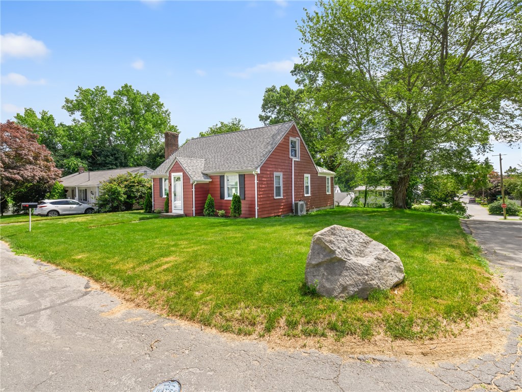 10 Palmer Street Smithfield, RI 02828 - Photo 3 of 23