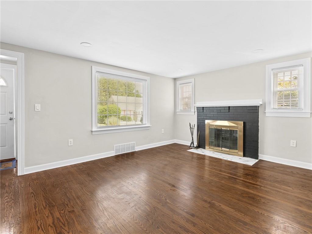 10 Palmer Street Smithfield, RI 02828 - Photo 5 of 23