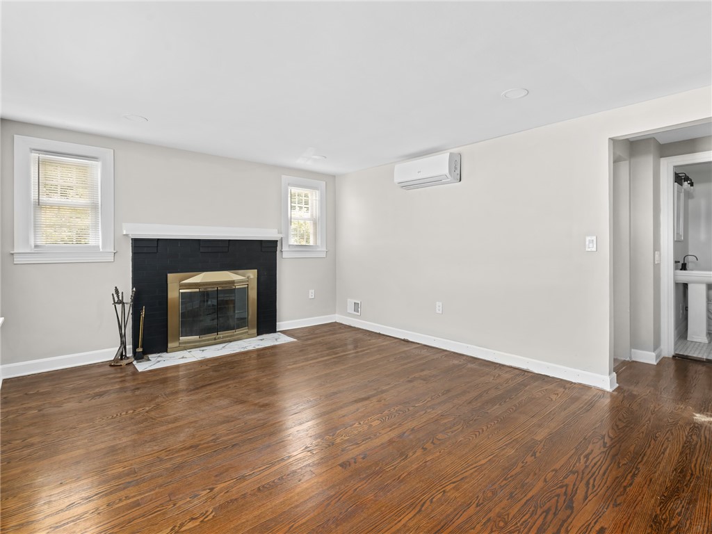 10 Palmer Street Smithfield, RI 02828 - Photo 6 of 23