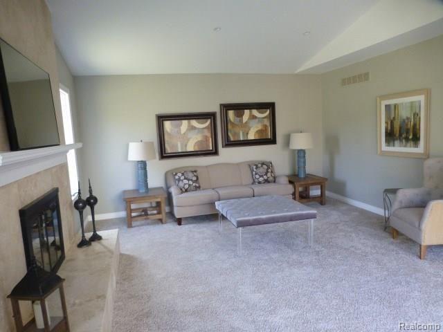 564 Rolling Green Circle Rochester Hills, MI 48309 - Photo 11 of 24