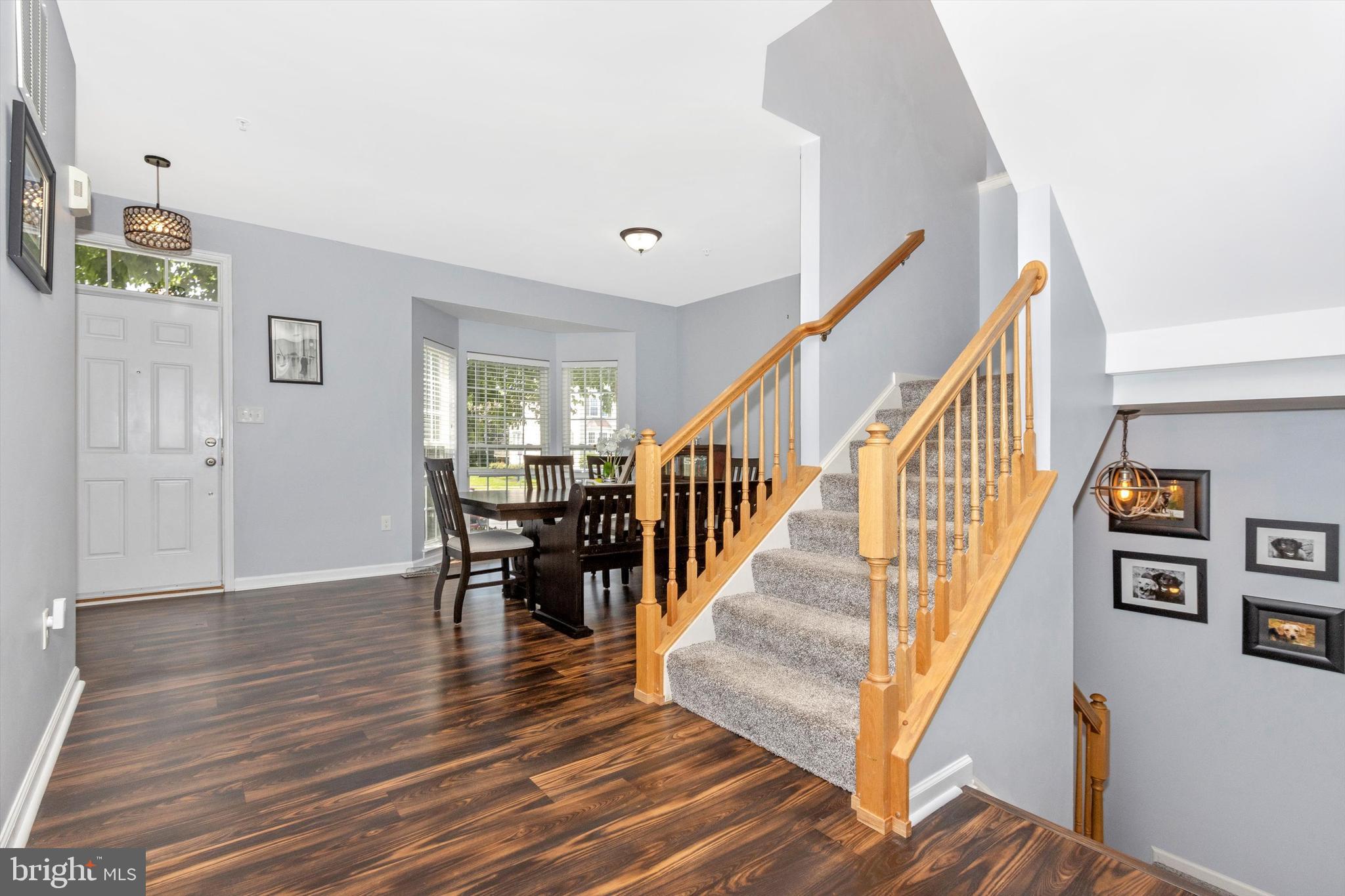 1819 Country Run Way Frederick, MD 21702 - Photo 5 of 32 Beautiful Bay Front Bay Window