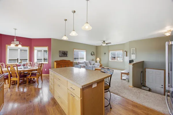 $450,000 | 1209 Morningside Drive, Casselton, ND 58012