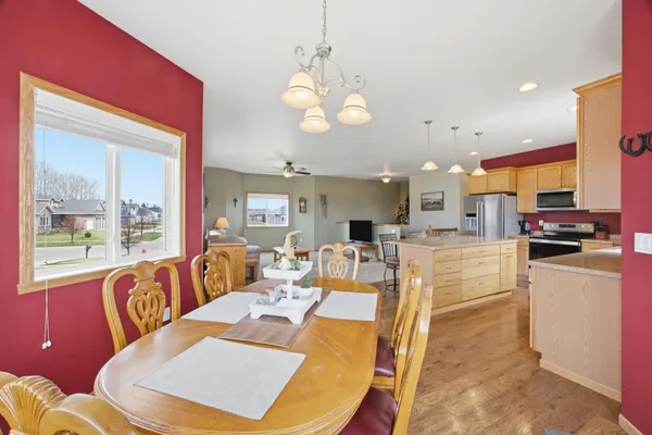 $450,000 | 1209 Morningside Drive, Casselton, ND 58012