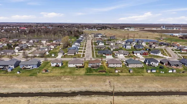 $450,000 | 1209 Morningside Drive, Casselton, ND 58012