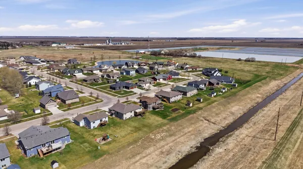 $450,000 | 1209 Morningside Drive, Casselton, ND 58012