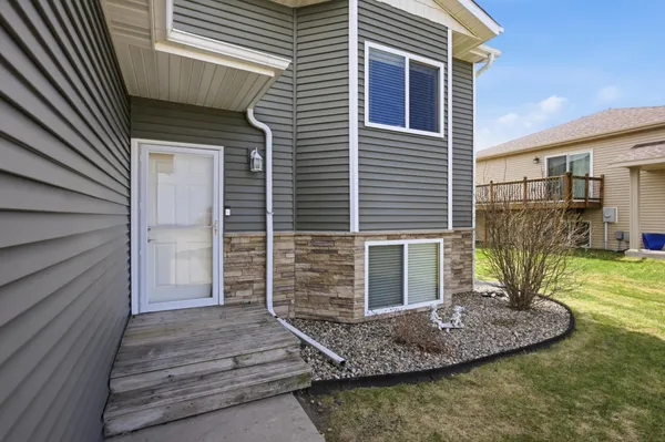 $450,000 | 1209 Morningside Drive, Casselton, ND 58012