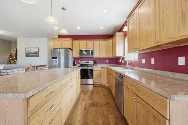 $450,000 | 1209 Morningside Drive, Casselton, ND 58012