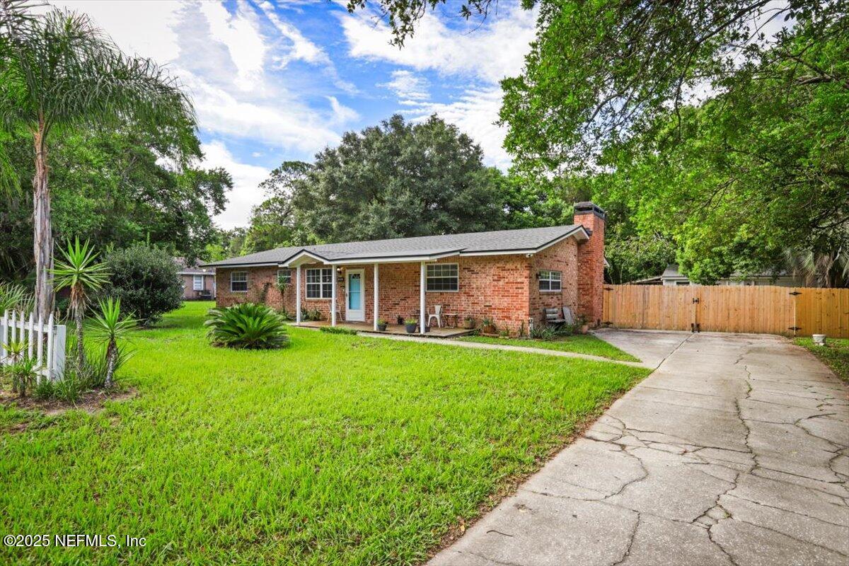 9990 Arnold Road Jacksonville, FL 32246 - Photo 1 of 29 Front view 1