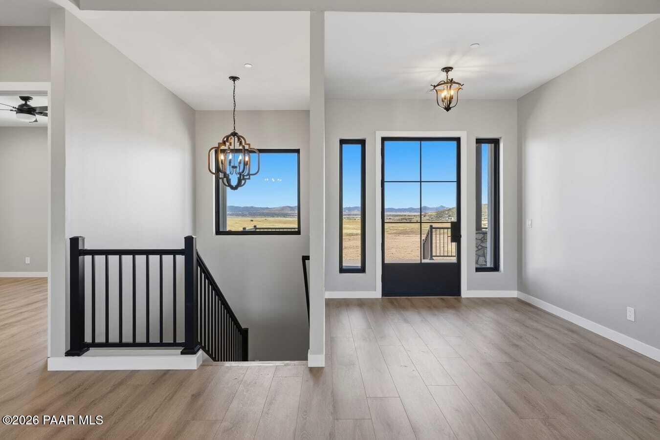 9057 North Caliber Road Prescott Valley, AZ 86315 - Photo 11 of 116 10_mls_047-Front Entry