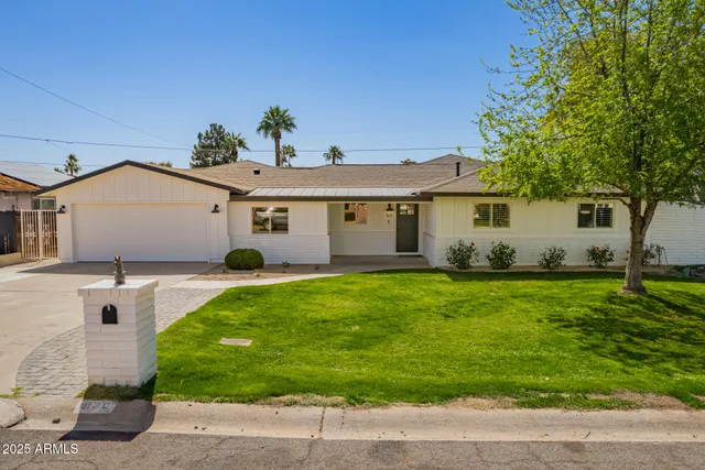 $1,229,000 | 829 East Desert Park Lane, Phoenix, AZ 85020