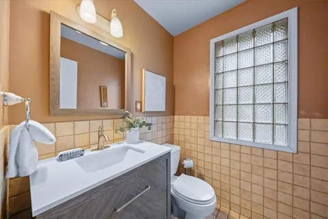 $399,000 | 4923 Booth Street, Westwood, KS 66205