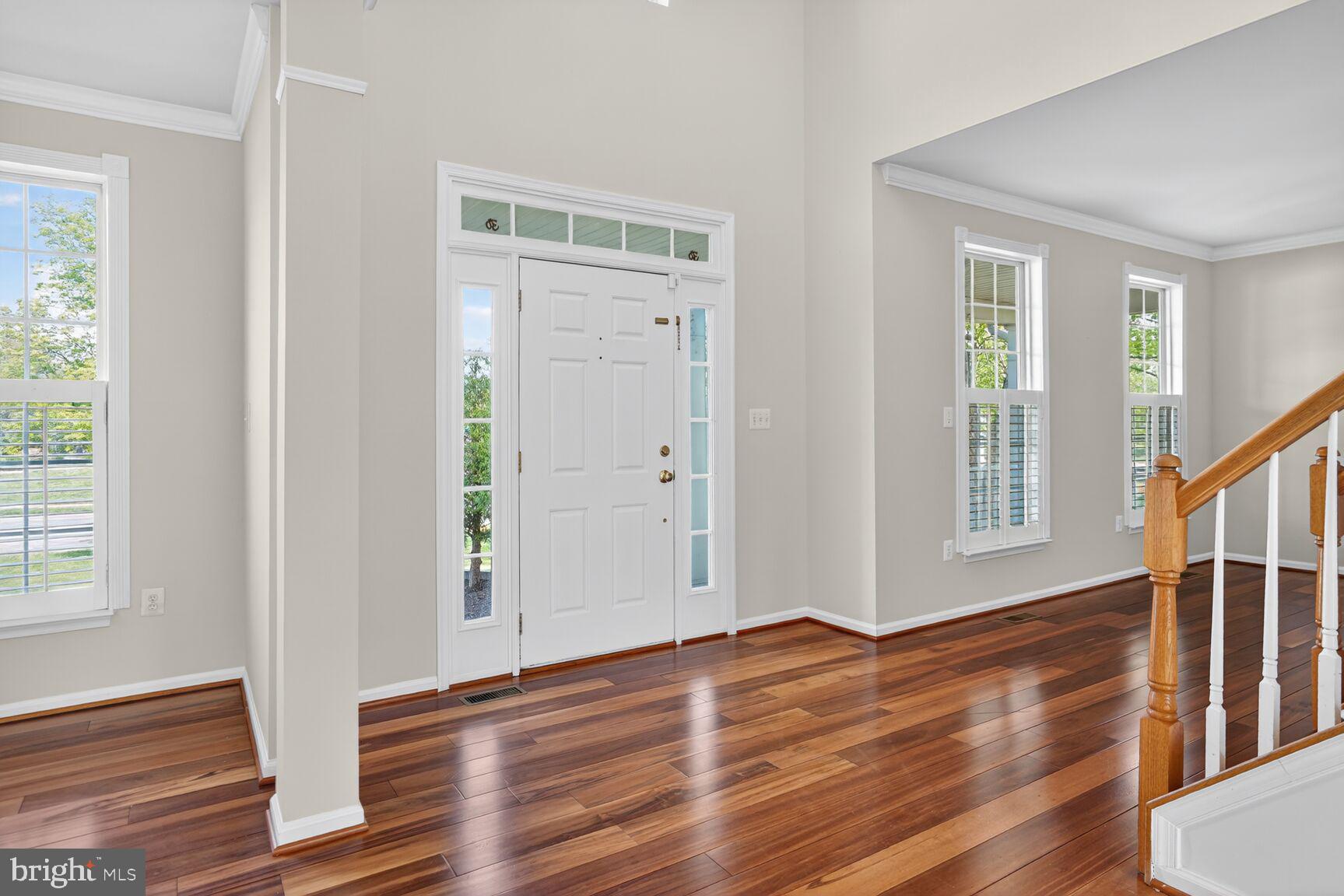 25845 Spring Farm Circle Chantilly, VA 20152 - Photo 8 of 57 Bright and inviting entryway space.