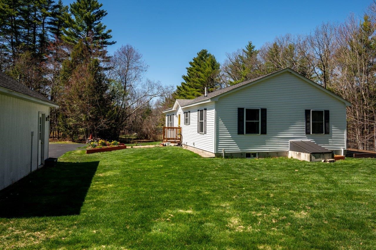 345 Stage Road Nottingham, NH 03290 - Photo 17 of 18