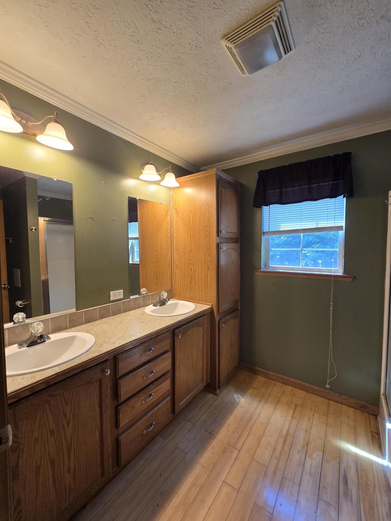 15133 South Kinross Road Kinross, MI 49752 - Photo 47 of 153 Master Bathroom