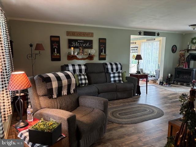 123 Tracy Berg Road Lancaster, PA 17603 - Photo 4 of 27 a living room with furniture and a wooden floor