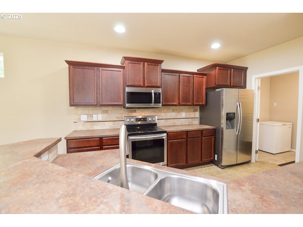 87743 Rendezvous Loop Veneta, OR 97487 - Photo 11 of 31 Gallery Image 11