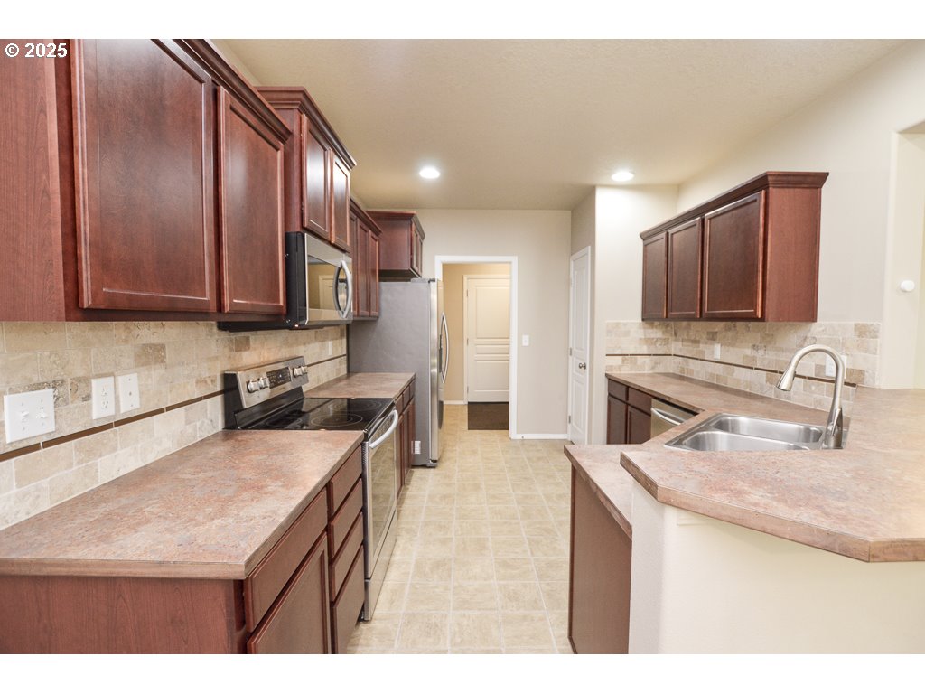 87743 Rendezvous Loop Veneta, OR 97487 - Photo 7 of 31 Gallery Image 7