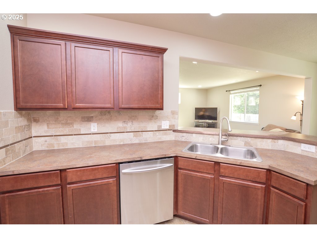 87743 Rendezvous Loop Veneta, OR 97487 - Photo 8 of 31 Gallery Image 8