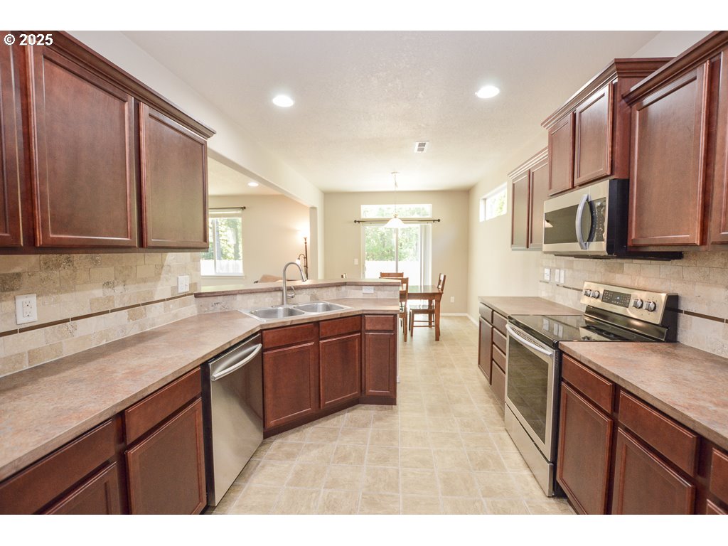 87743 Rendezvous Loop Veneta, OR 97487 - Photo 10 of 31 Gallery Image 10