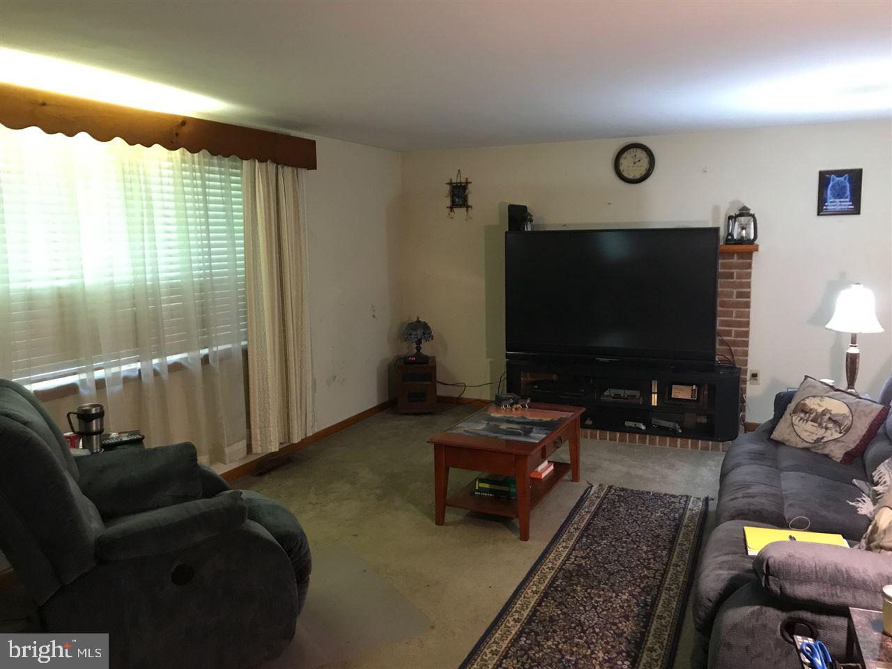 1850 Spring Road Carlisle, PA 17013 - Photo 3 of 13 Gallery Image 3