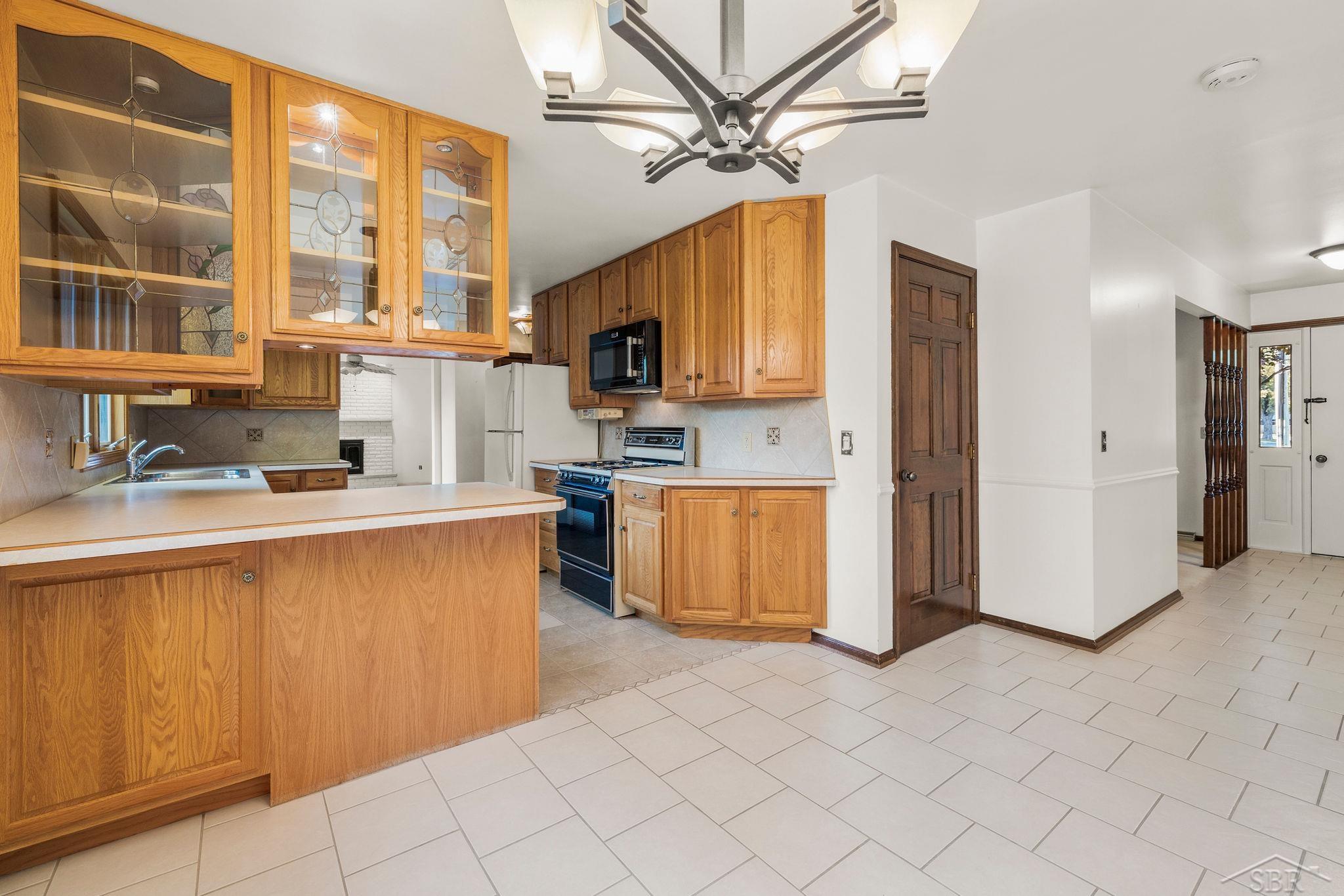 5339 Shattuck Road Saginaw, MI 48603 - Photo 15 of 42 50085797-14.JPG