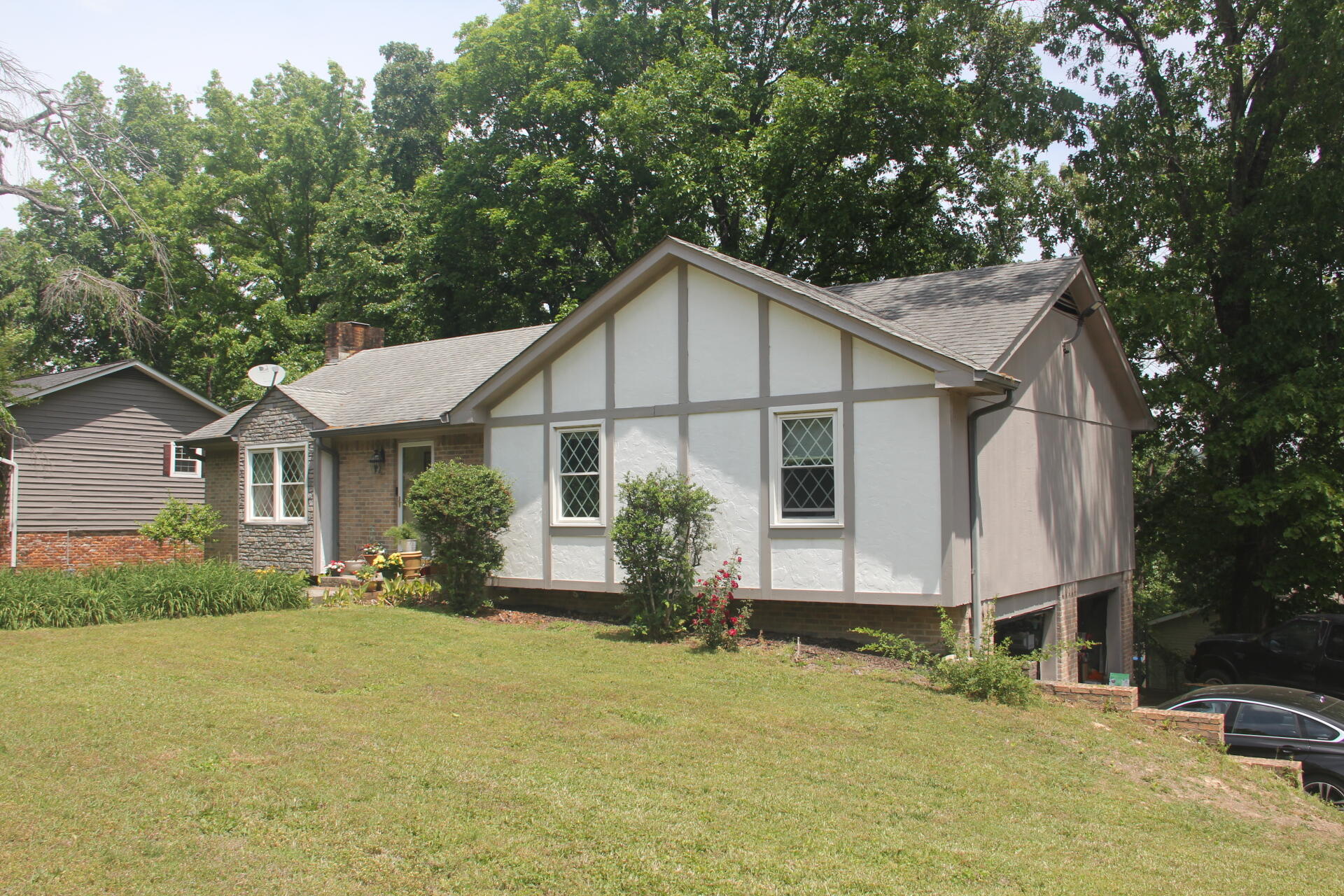 552 Elizabeth Crest Road Chattanooga, TN 37421 - Photo 2 of 26 IMG_4653